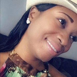 Meet your Posher, Dana